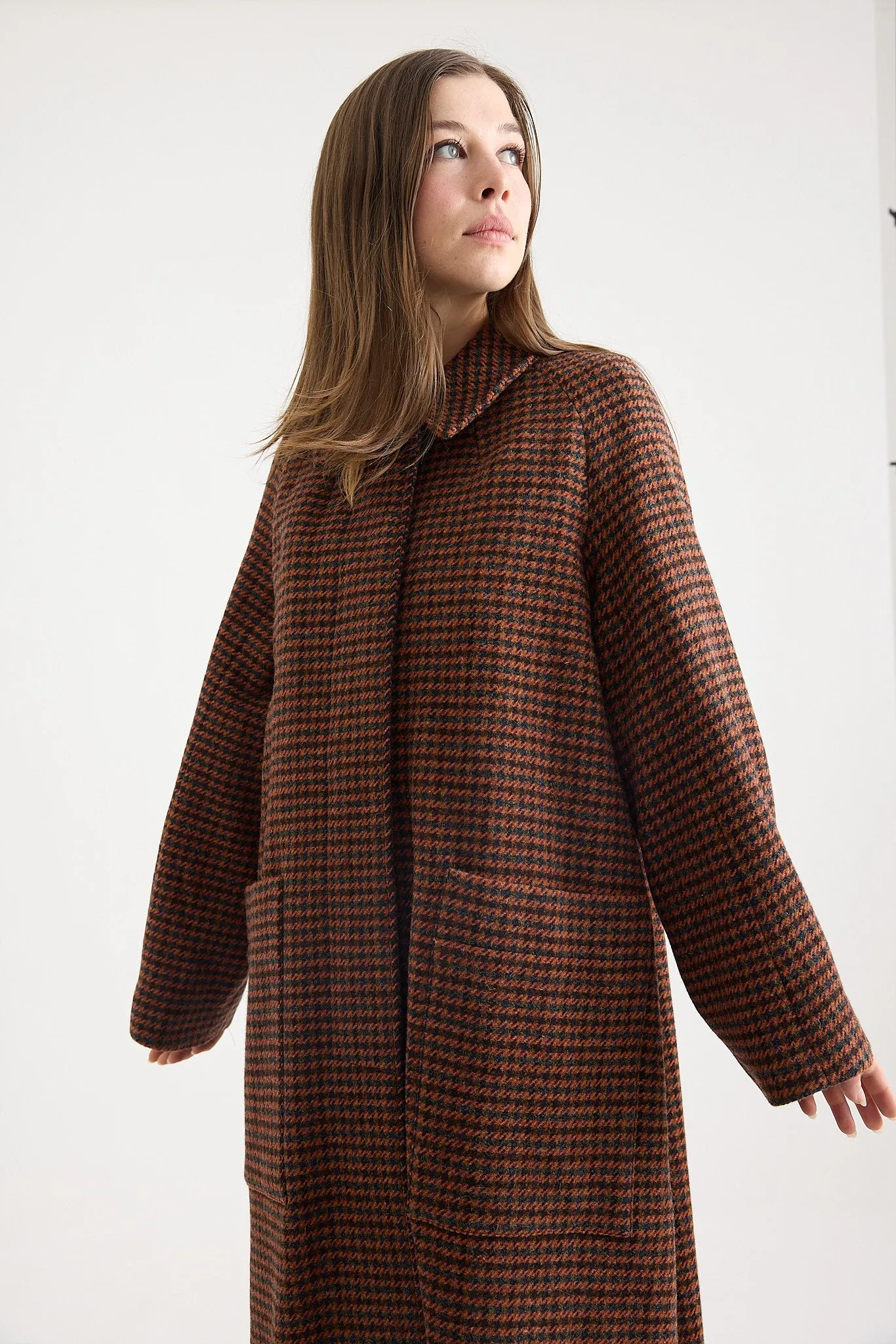Toast - Wool Houndstooth Raglan Coat
