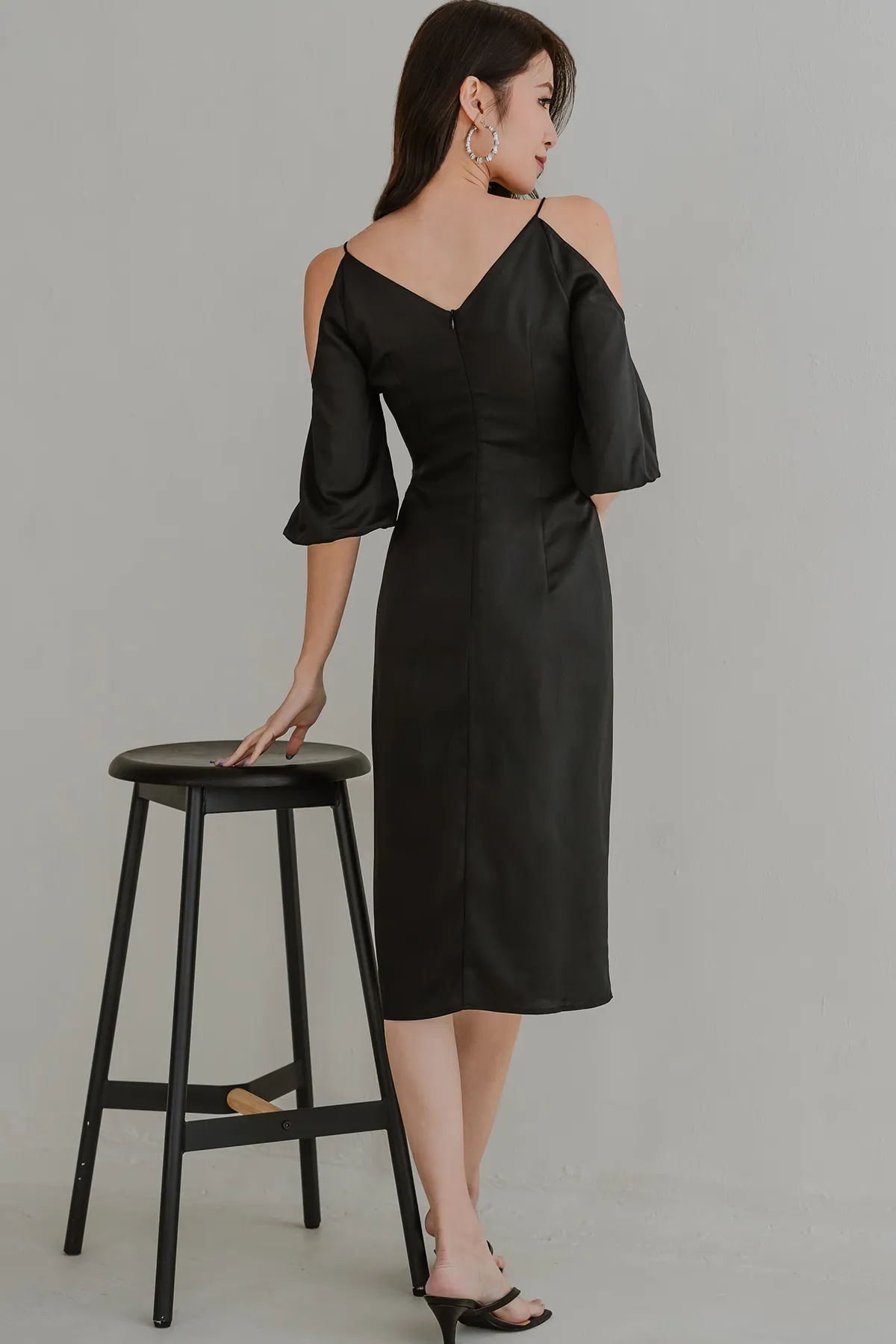 Tulip Cold Shoulder Midi Dress (Black)